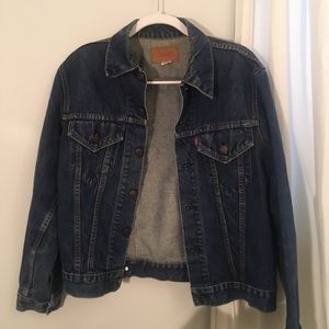 Vintage Levi’s Dark Wash Denim Jean Jacket Size M